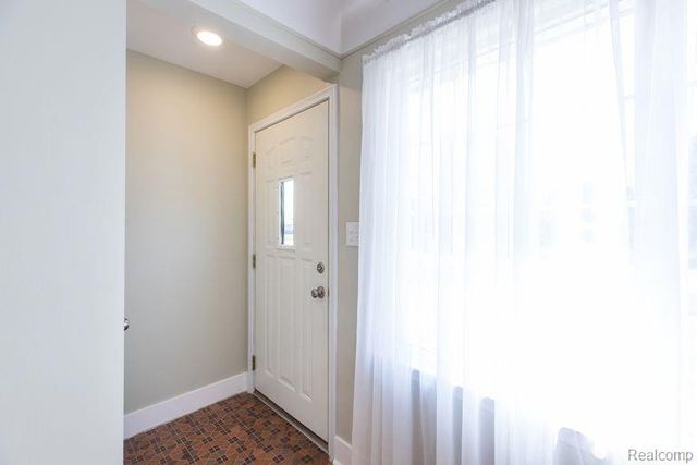 2800 Marian Drive, Trenton, MI 48183