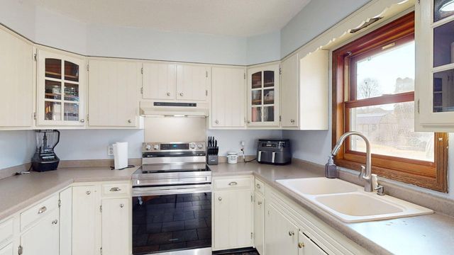 1016 W Elm Street, Lake City, MN 55041