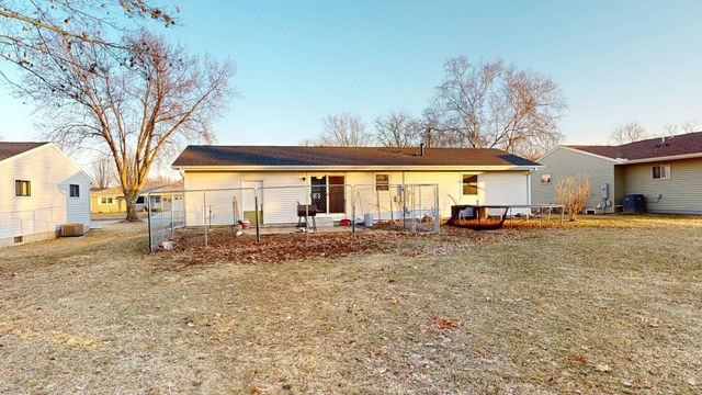 1016 W Elm Street, Lake City, MN 55041