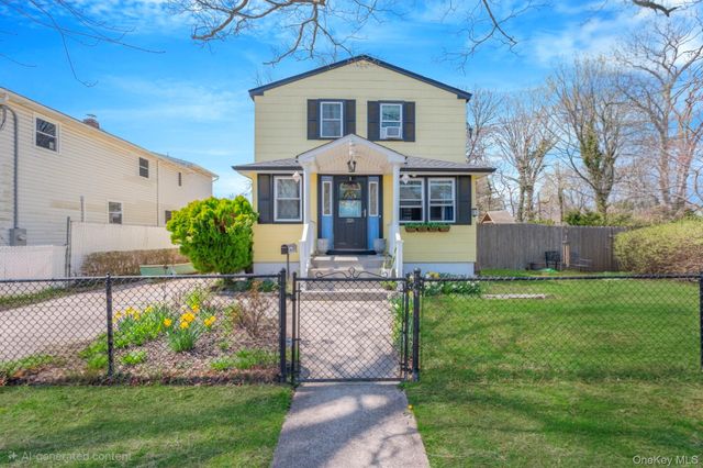 326 Litchfield Avenue, Babylon, NY 11702