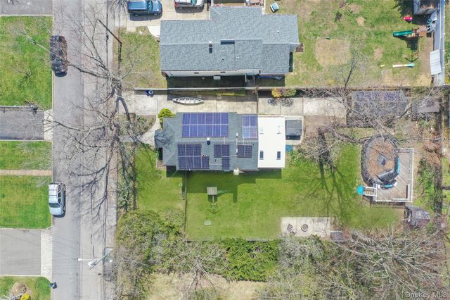 326 Litchfield Avenue, Babylon, NY 11702