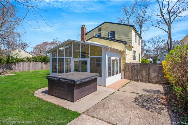 326 Litchfield Avenue, Babylon, NY 11702