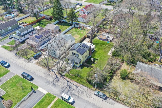 326 Litchfield Avenue, Babylon, NY 11702