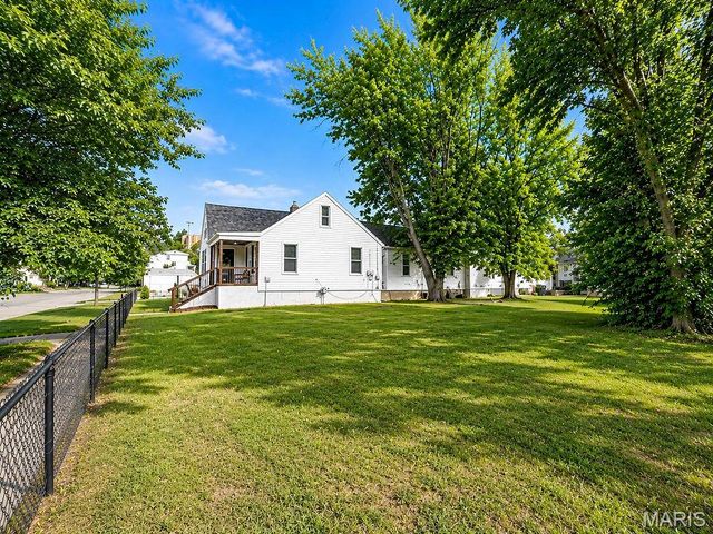 206 E Clement Street, De Soto, MO 63020