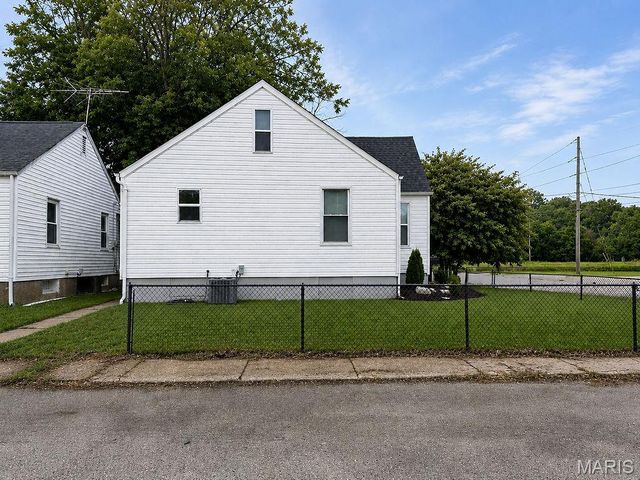 206 E Clement Street, De Soto, MO 63020