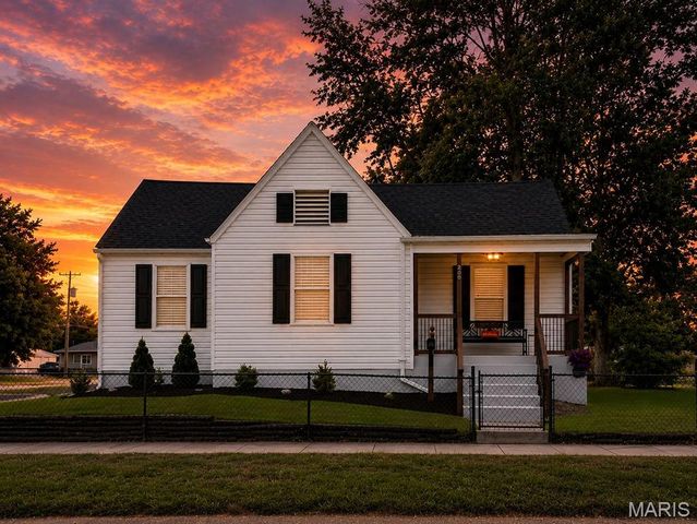 206 E Clement Street, De Soto, MO 63020