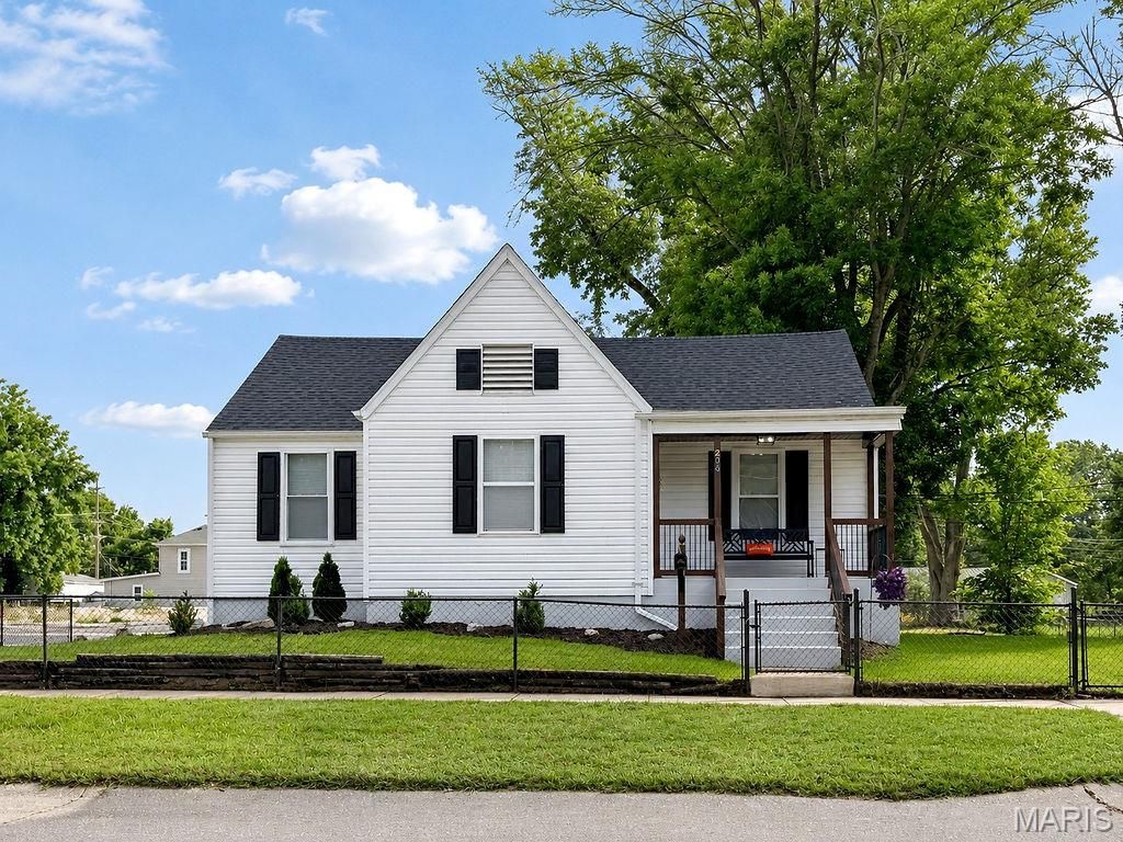 206 E Clement Street, De Soto, MO 63020