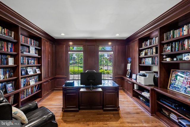 700 BRANDYWINE DR, Moorestown, NJ 08057