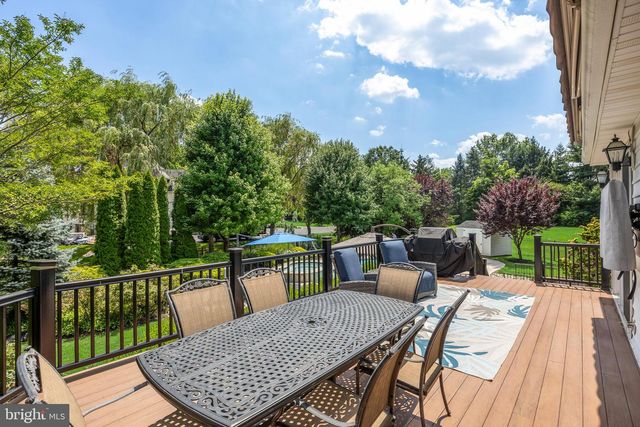 700 BRANDYWINE DR, Moorestown, NJ 08057