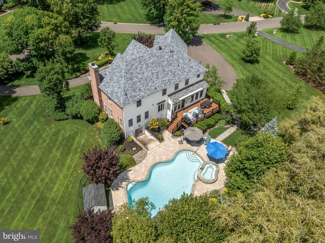 700 BRANDYWINE DR, Moorestown, NJ 08057