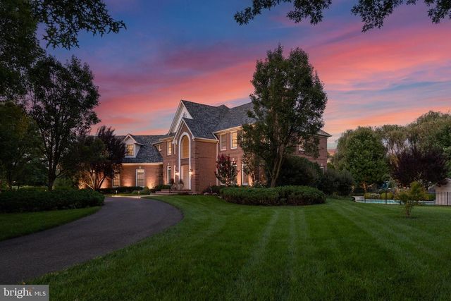 700 BRANDYWINE DR, Moorestown, NJ 08057