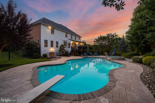700 BRANDYWINE DR, Moorestown, NJ 08057