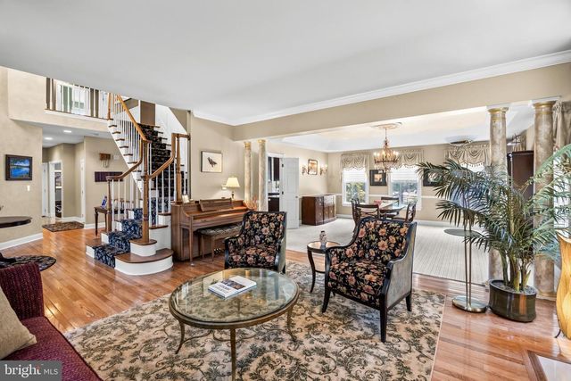 700 BRANDYWINE DR, Moorestown, NJ 08057