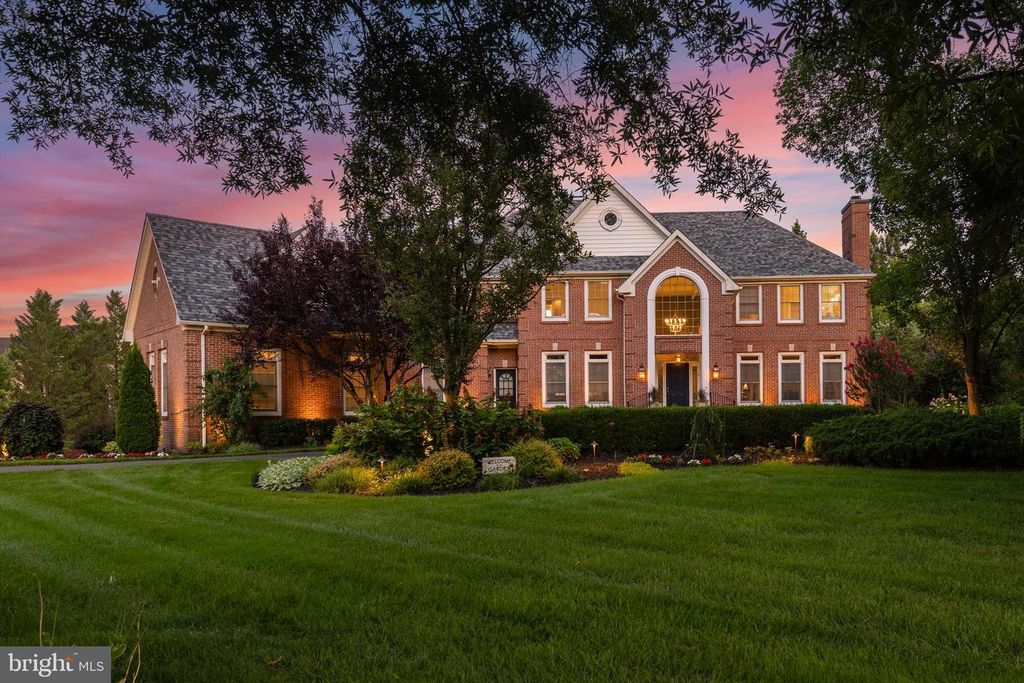700 BRANDYWINE DR, Moorestown, NJ 08057
