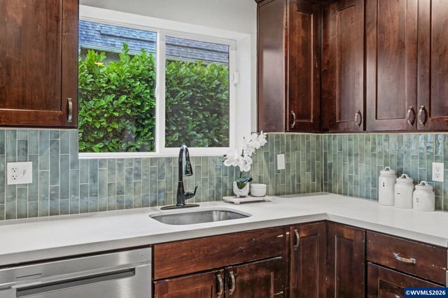 2279 Church St NE, Salem, OR 97301