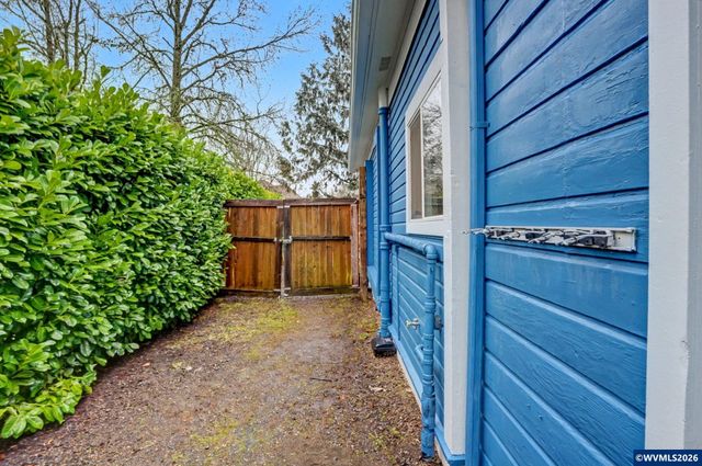 2279 Church St NE, Salem, OR 97301