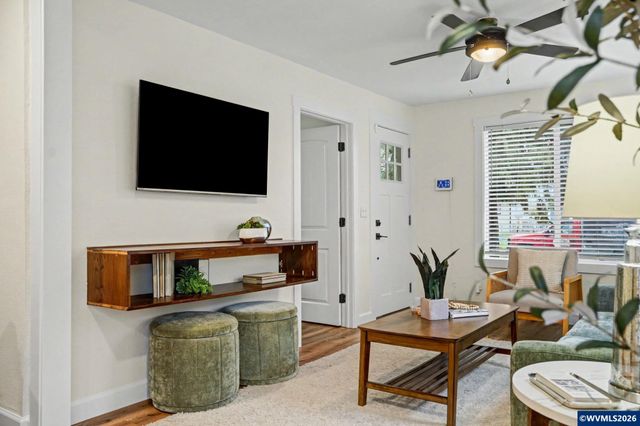 2279 Church St NE, Salem, OR 97301