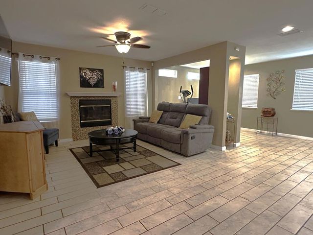 2613 Medinah Court, Modesto, CA 95355