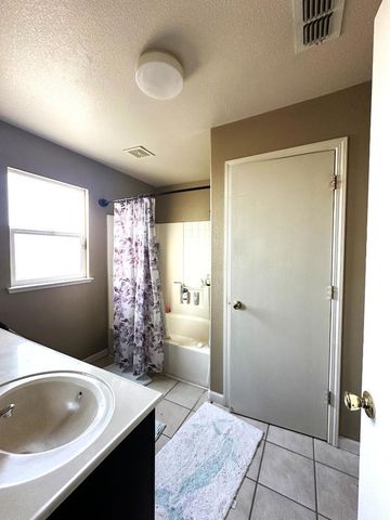 2613 Medinah Court, Modesto, CA 95355