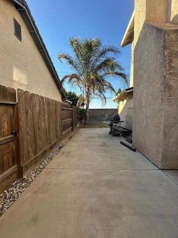 2613 Medinah Court, Modesto, CA 95355