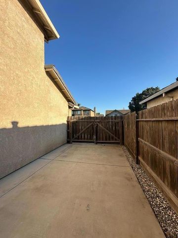 2613 Medinah Court, Modesto, CA 95355