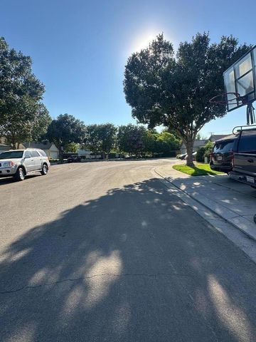 2613 Medinah Court, Modesto, CA 95355