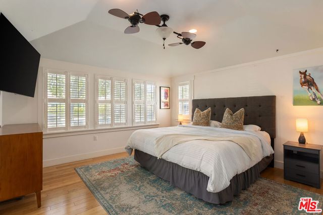 17407 Cohasset Street, Los Angeles, CA 91406