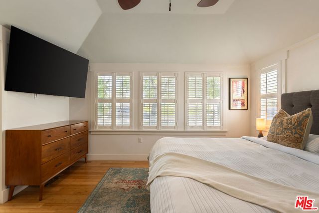 17407 Cohasset Street, Los Angeles, CA 91406
