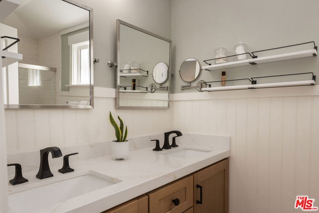 17407 Cohasset Street, Los Angeles, CA 91406