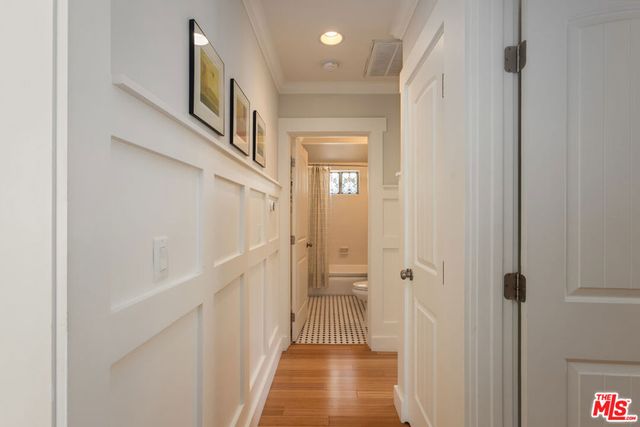 17407 Cohasset Street, Los Angeles, CA 91406
