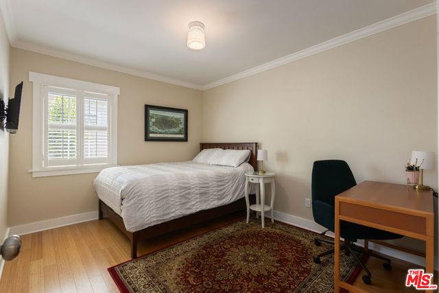 17407 Cohasset Street, Los Angeles, CA 91406