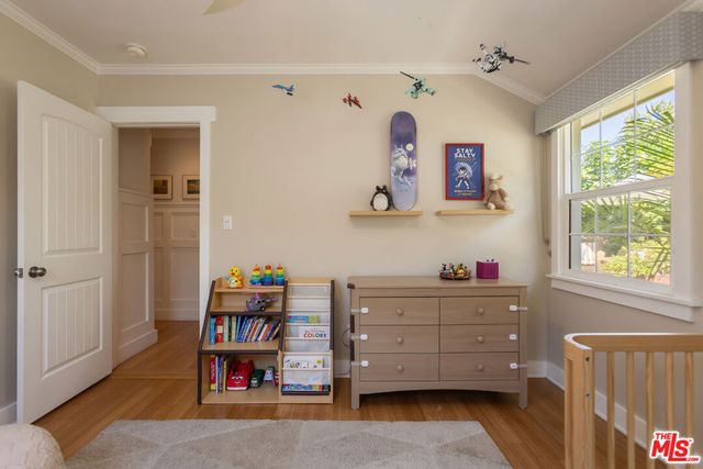 17407 Cohasset Street, Los Angeles, CA 91406
