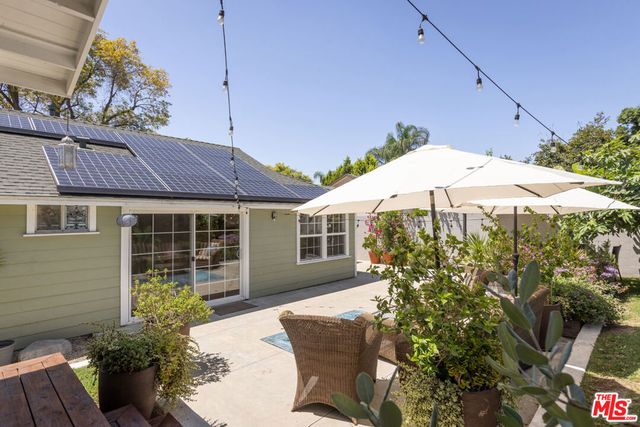 17407 Cohasset Street, Los Angeles, CA 91406