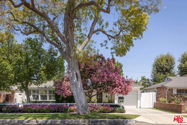 17407 Cohasset Street, Los Angeles, CA 91406
