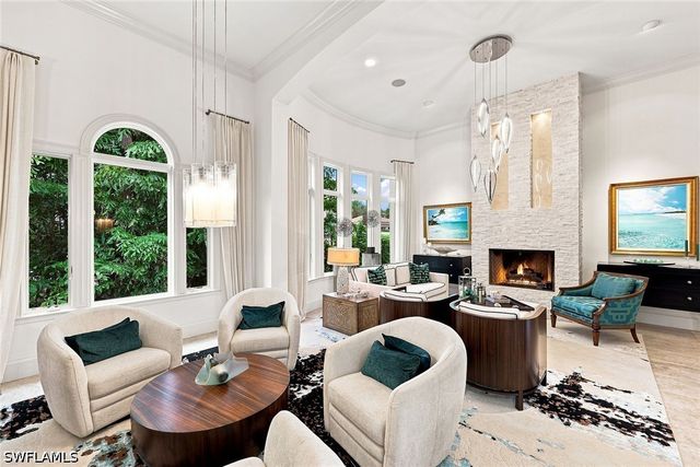 9154 Torrefino CT, Naples, FL 34109