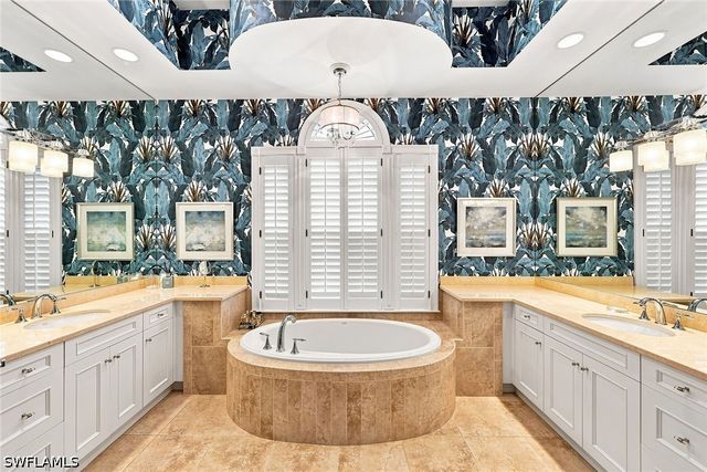9154 Torrefino CT, Naples, FL 34109