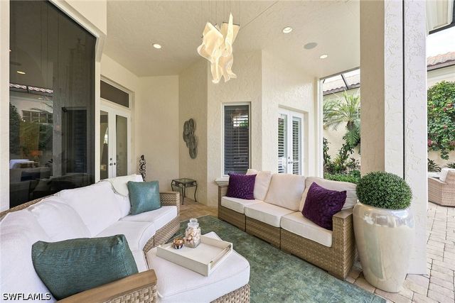 9154 Torrefino CT, Naples, FL 34109