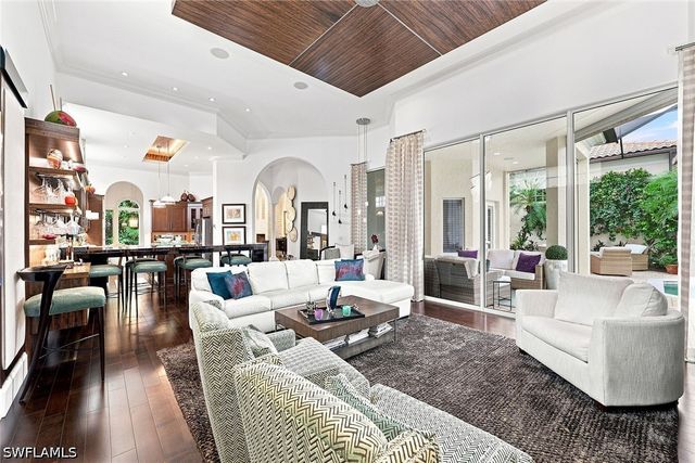 9154 Torrefino CT, Naples, FL 34109