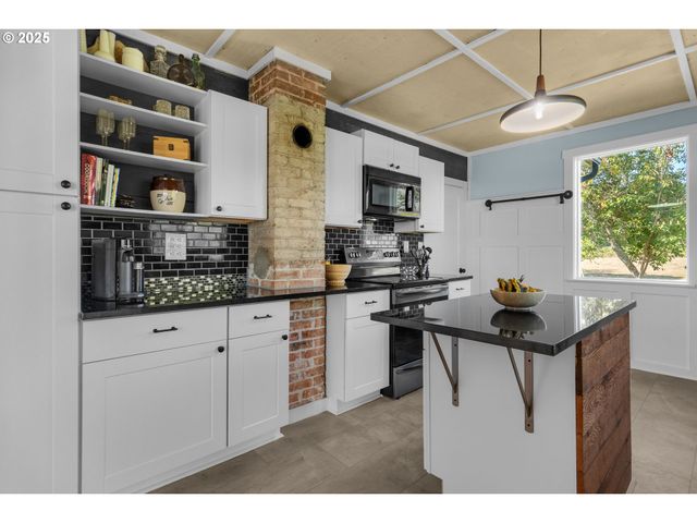 90635 SPRING Rd, Astoria, OR 97103