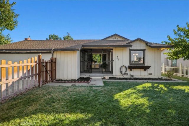 916 W Avenue J8, Lancaster, CA 93534