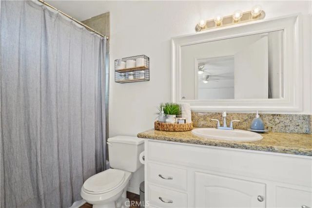 916 W Avenue J8, Lancaster, CA 93534