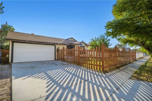 916 W Avenue J8, Lancaster, CA 93534