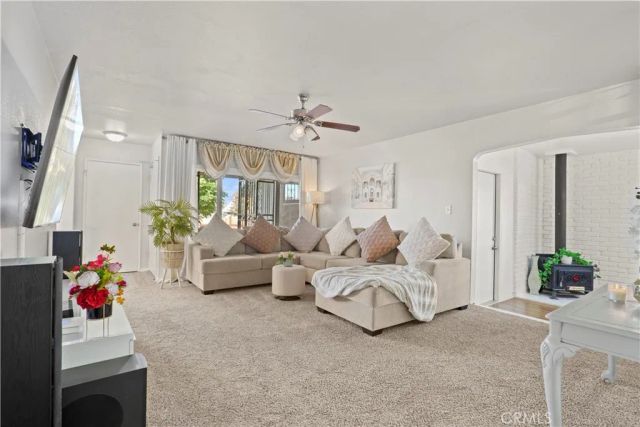 916 W Avenue J8, Lancaster, CA 93534