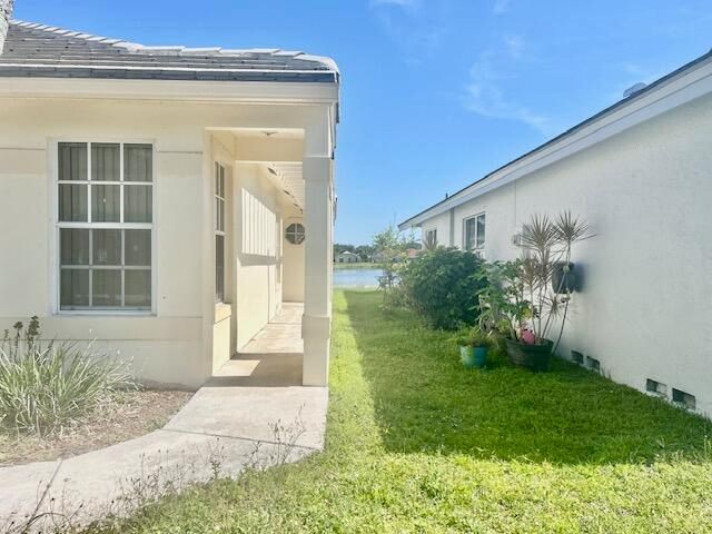 8820 N Lake Park Cir Circle N, Davie, FL 33328
