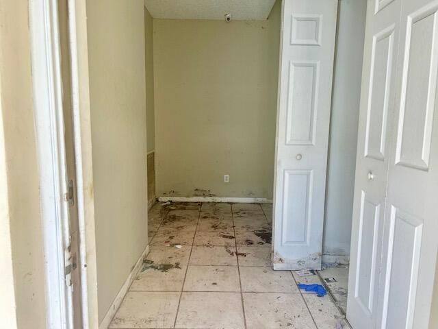 8820 N Lake Park Cir Circle N, Davie, FL 33328