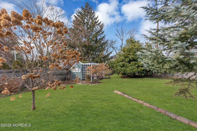 9 Carlile Terrace, Little Silver, NJ 07739