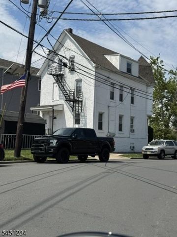 400 Maple Ave, Elizabeth City, NJ 07202