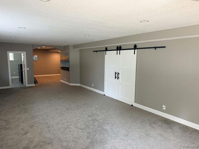 10070 N Fenton Road, Fenton, MI 48430