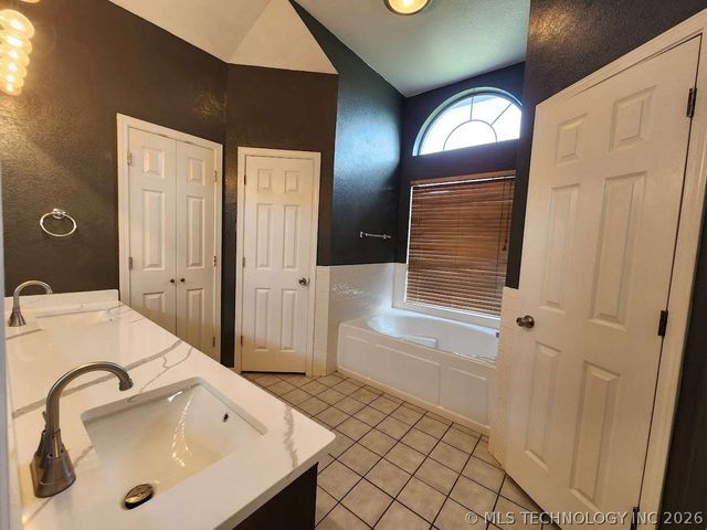2708 Forrest Circle, Durant, OK 74701