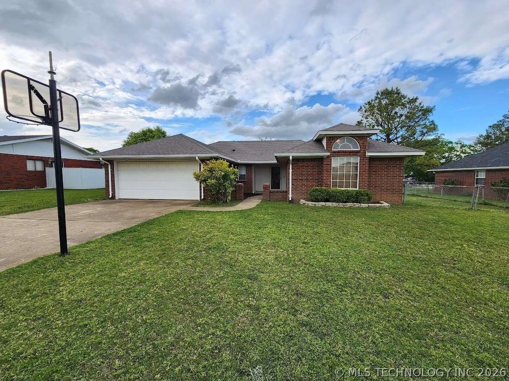 2708 Forrest Circle, Durant, OK 74701